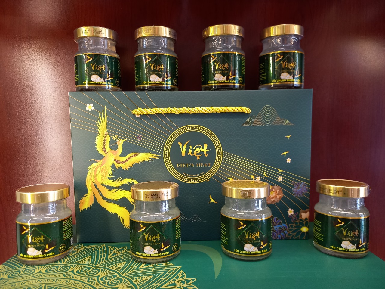 Hộp quà 8 hũ yến chưng đường phèn Việt Bird's Nest 